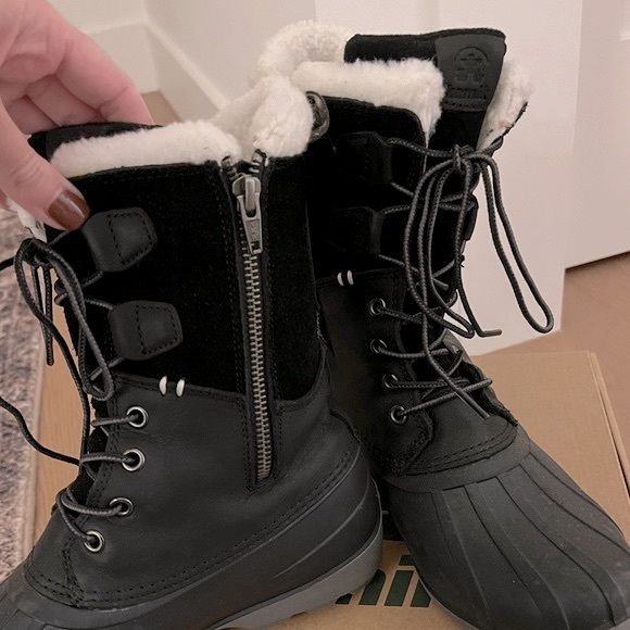 Kamik “Simona” Insulated Waterproof Winter Boots • Size 7 • Black - Picture 3 of 8